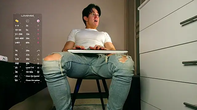 ChristianLevine  online show from March 31, 6:04 am