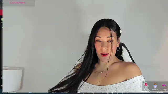 Snapshot of bella_hadid1_ chatting on March 2, 8:57 pm bella hadid1  online show from March 2, 8:57 pm