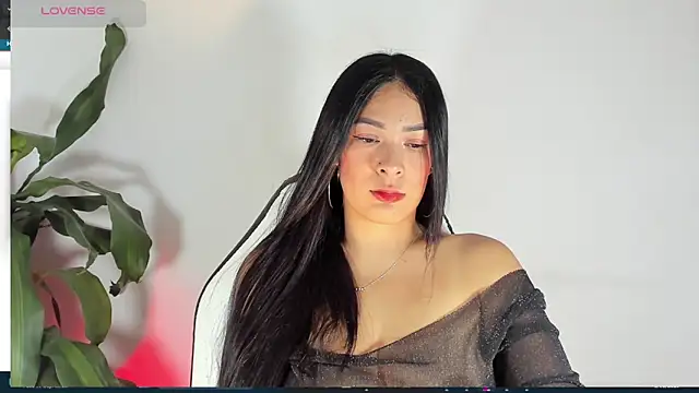 Snapshot of bella_hadid1_ chatting on March 4, 3:44 am bella hadid1  online show from March 4, 3:44 am