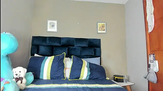 nathaliefox online show from October 19, 4:21 pm