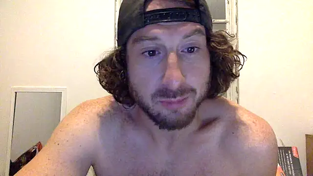 Snapshot of sirchubster chatting on October 31, 5:04 am sirchubster online show from October 31, 5:04 am