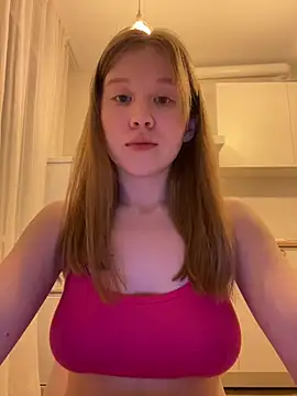 Snapshot of Eva_Weyne chatting on May 1, 8:14 pm Eva Weyne online show from May 1, 8:14 pm