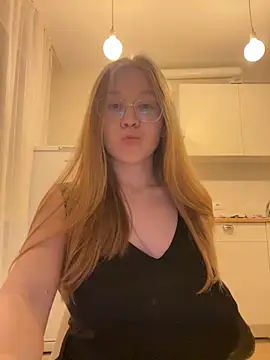 Eva Weyne online show from November 2, 8:03 pm