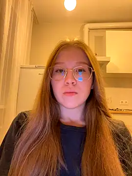 Eva Weyne online show from November 17, 8:24 pm