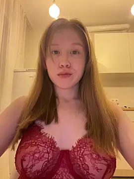 Snapshot of Eva_Weyne chatting on May 22, 8:18 pm Eva Weyne online show from May 22, 8:18 pm