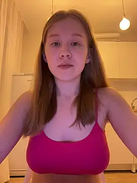 Snapshot of Eva_Weyne chatting on June 1, 8:52 pm Eva Weyne online show from June 1, 8:52 pm