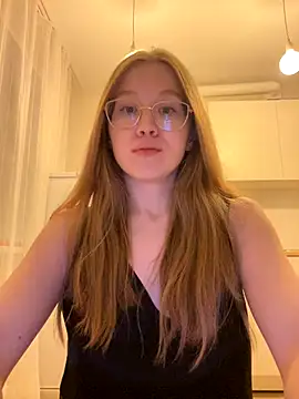 Eva Weyne online show from October 26, 8:09 pm