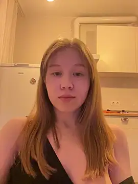 Eva Weyne online show from April 5, 7:53 pm