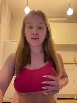 Snapshot of Eva_Weyne chatting on May 25, 7:01 pm Eva Weyne online show from May 25, 7:01 pm