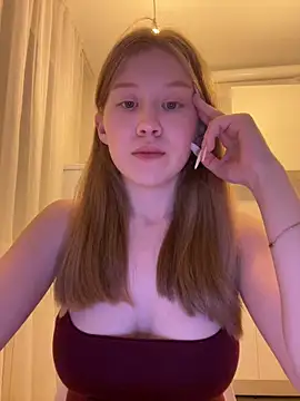 Snapshot of Eva_Weyne chatting on June 9, 9:16 pm Eva Weyne online show from June 9, 9:16 pm