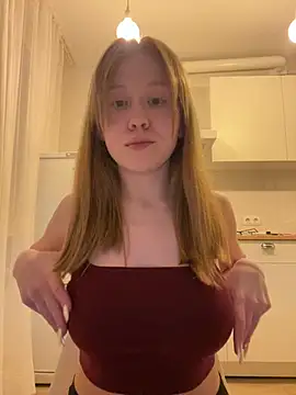 Snapshot of Eva_Weyne chatting on May 13, 8:27 pm Eva Weyne online show from May 13, 8:27 pm