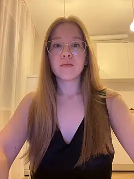 Eva Weyne online show from November 19, 9:48 pm