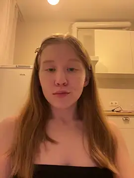 Snapshot of Eva_Weyne chatting on April 26, 8:50 pm Eva Weyne online show from April 26, 8:50 pm