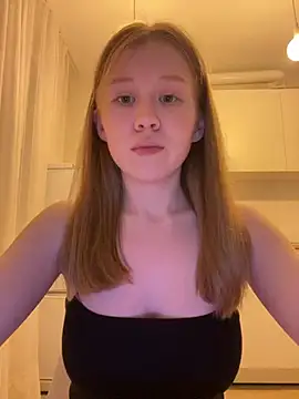 Snapshot of Eva_Weyne chatting on May 9, 9:07 pm Eva Weyne online show from May 9, 9:07 pm