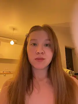 Snapshot of Eva_Weyne chatting on May 7, 9:29 pm Eva Weyne online show from May 7, 9:29 pm
