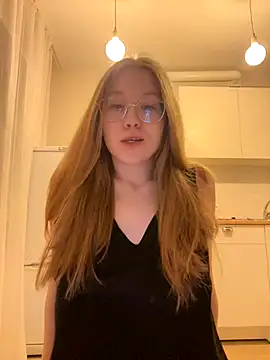 Eva Weyne online show from November 15, 8:13 pm