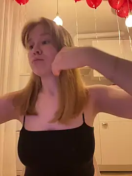 Eva Weyne online show from March 29, 9:16 pm