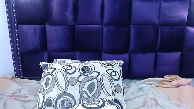 LindaKardi online show from September 27, 4:24 pm