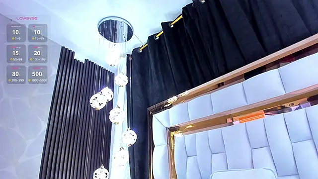 SarayRoyse online show from February 2, 7:35 pm