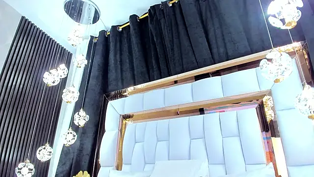 SarayRoyse online show from March 19, 7:17 pm