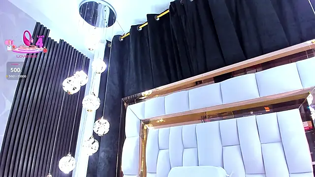 SarayRoyse online show from April 9, 7:42 pm