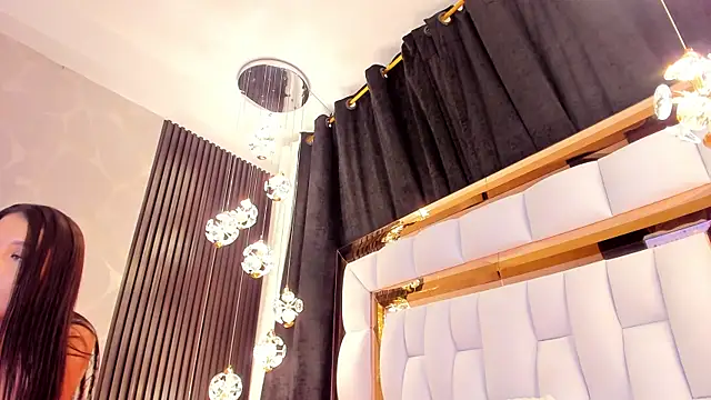 SarayRoyse online show from March 22, 7:20 pm