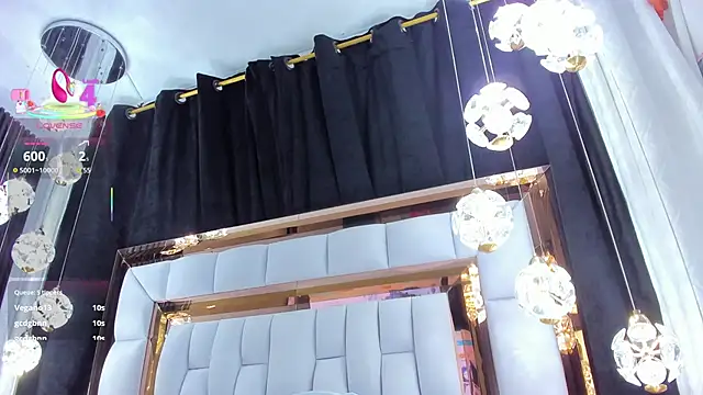 SarayRoyse online show from December 22, 7:25 pm