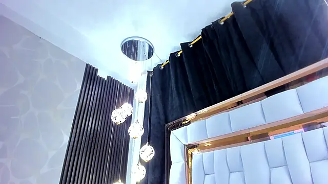 SarayRoyse online show from November 3, 7:39 pm