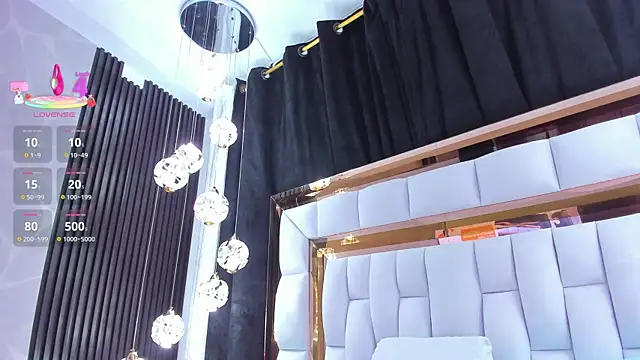 SarayRoyse online show from April 1, 7:44 pm