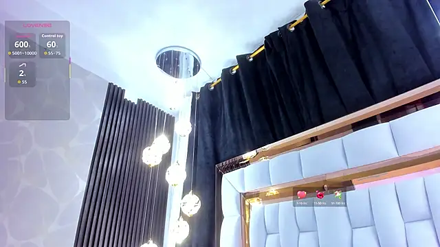 SarayRoyse online show from November 24, 7:25 pm