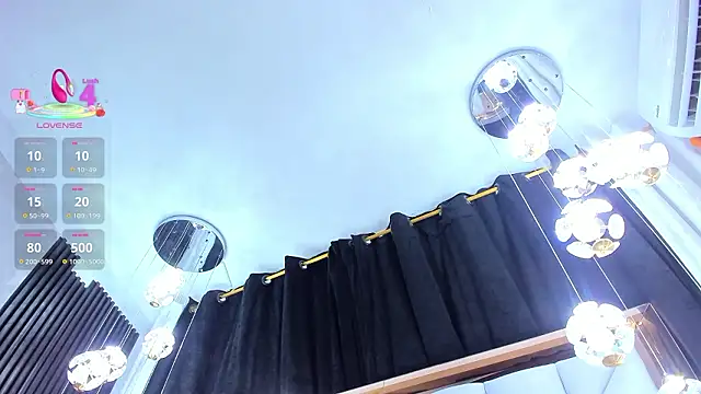 SarayRoyse online show from March 6, 7:31 pm