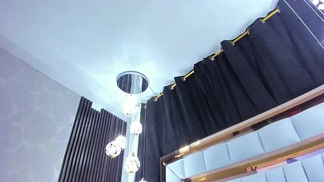 SarayRoyse online show from December 20, 7:17 pm