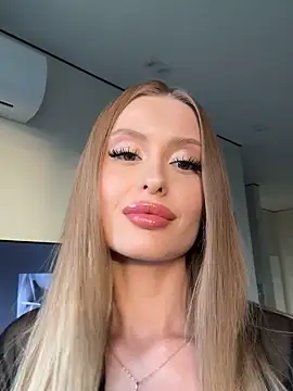 Snapshot of Sweet__Milly chatting on September 25, 2:01 pm Sweet Milly online show from September 25, 2:01 pm