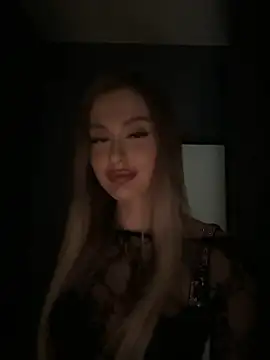 Snapshot of Sweet__Milly chatting on January 9, 9:47 pm Sweet Milly online show from January 9, 9:47 pm