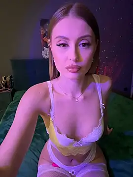 Snapshot of Sweet__Milly chatting on January 10, 7:00 pm Sweet Milly online show from January 10, 7:00 pm