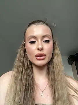 Sweet  Milly online show from May 18, 2:33 pm