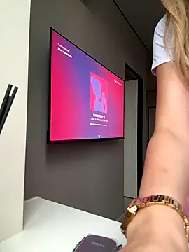 Snapshot of Sweet__Milly chatting on October 6, 1:56 pm Sweet Milly online show from October 6, 1:56 pm