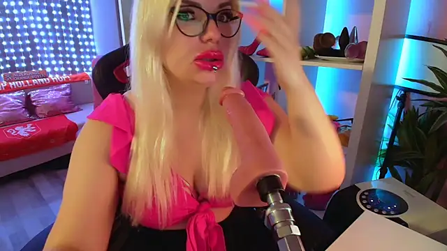 MariellaSun  online show from June 28, 4:08 am