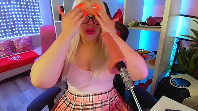MariellaSun  online show from July 12, 8:48 am