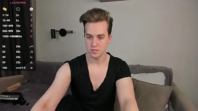 Snapshot of AustinButler chatting on December 28, 8:04 pm AustinButler online show from December 28, 8:04 pm