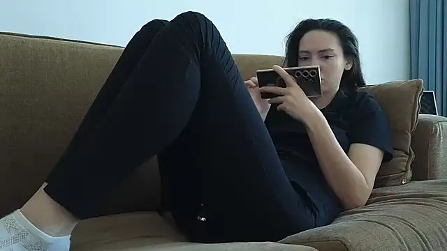 Mr-and-Mrs-Smith online show from December 22, 10:26 am