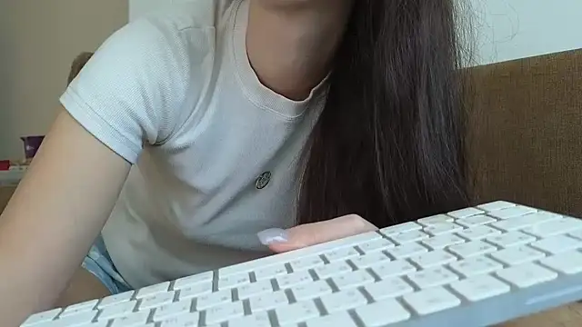 Mr-and-Mrs-Smith online show from January 18, 9:13 am