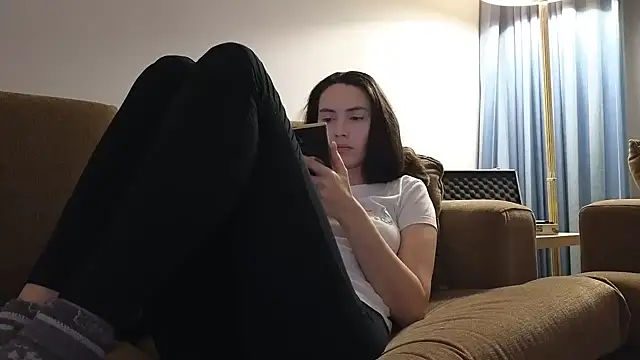 Mr-and-Mrs-Smith online show from January 8, 5:08 pm