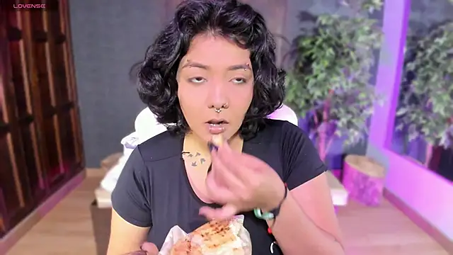 Evelynn online show from November 5, 10:51 am