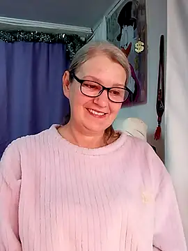 Snapshot of irinamaux chatting on January 9, 7:15 am irinamaux online show from January 9, 7:15 am