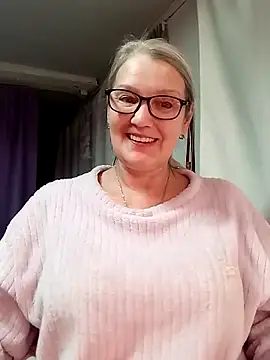 irinamaux online show from February 6, 4:03 pm