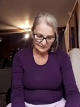 Snapshot of irinamaux chatting on October 28, 11:14 pm irinamaux online show from October 28, 11:14 pm