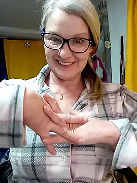 irinamaux online show from March 26, 5:22 pm