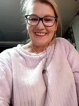 irinamaux online show from May 10, 3:36 pm