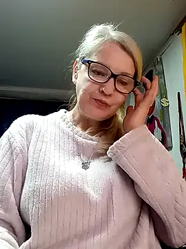 irinamaux online show from April 9, 3:08 am